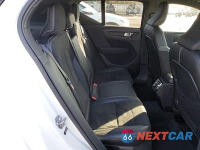 Zdjęcie 11 z 13 samochodu: 2020 VOLVO XC40 T5 R-DESIGN VIN:YV4162UM1L2246315 - miniatura