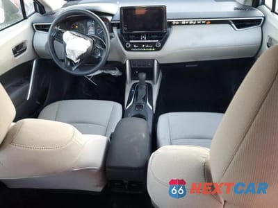 Zdjęcie 8 z 13 samochodu: 2023 TOYOTA COROLLA CROSS L VIN:7MUAAAAG2PV071829 - miniatura