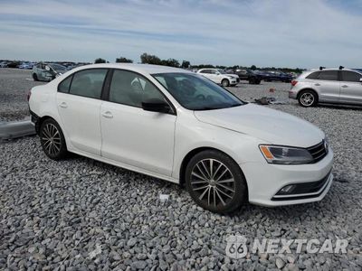Czwarte zdjęcie samochodu z boku: 2016 VOLKSWAGEN JETTA SPORT VIN:3VWD17AJ9GM335177 - miniatura