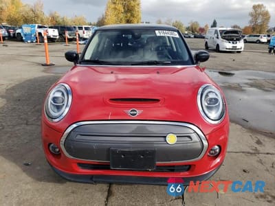 Piąte zdjęcie samochodu w środku: 2021 MINI COOPER SE VIN:WMWXP3C07M2N26642 - miniatura