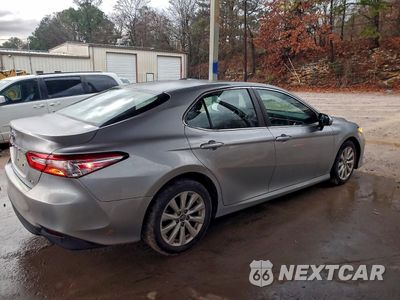 Trzecie zdjęcie samochodu z tyłu: 2018 TOYOTA CAMRY L VIN:4T1B11HK5JU113160 - miniatura