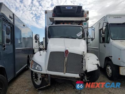 Piąte zdjęcie samochodu w środku: 2014 KENWORTH CONSTRUCTION T370 VIN:2NKHHJ7X0EM400962 - miniatura