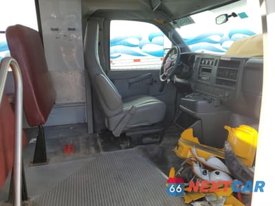 Piąte zdjęcie samochodu w środku: 2016 CHEVROLET EXPRESS G3500 VIN:1GB3GSBG9G1145464 - miniatura