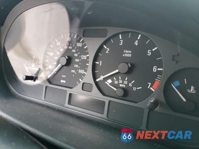 Zdjęcie 9 z 15 samochodu: 2003 BMW 325 XI VIN:WBAEU33493PF60069 - miniatura