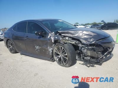 Czwarte zdjęcie samochodu z boku: 2020 TOYOTA CAMRY SE VIN:4T1G11AK8LU916273 - miniatura