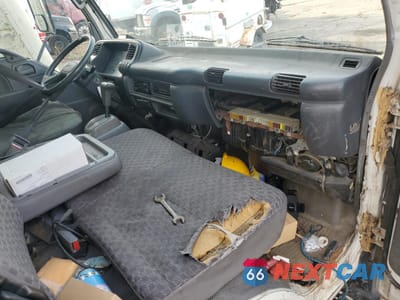 Zdjęcie 8 z 13 samochodu: 2007 ISUZU NPR REFUSE TRUCK VIN:4KLC4B1U47J805356 - miniatura