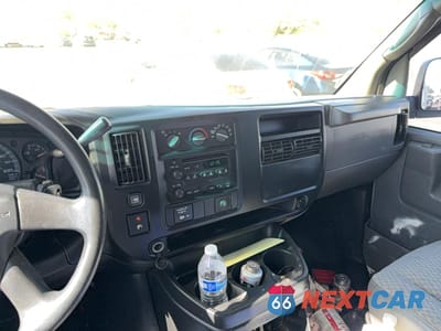 Zdjęcie 9 z 10 samochodu: 2007 CHEVROLET EXPRESS G3500 VIN:1GAHG39U871229772 - miniatura
