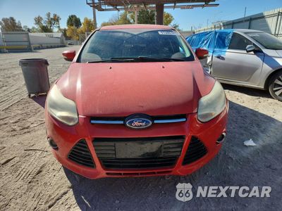Piąte zdjęcie samochodu w środku: 2014 FORD FOCUS SE VIN:1FADP3F2XEL260778 - miniatura