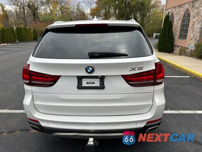 Zdjęcie 6 z 12 samochodu: 2018 BMW X5 XDR40E VIN:5UXKT0C59J0W00863 - miniatura