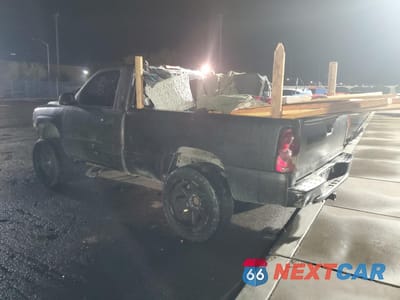 Drugie zdjęcie samochodu z przodu: 2001 CHEVROLET SILVERADO K1500 VIN:1GCEK14T51Z313567 - miniatura