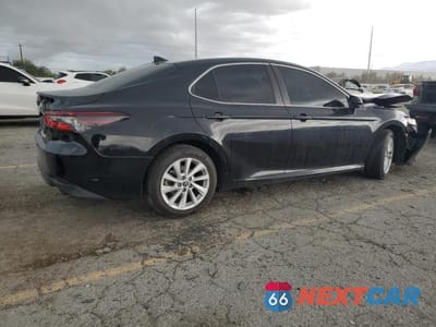 Trzecie zdjęcie samochodu z tyłu: 2022 TOYOTA CAMRY LE VIN:4T1C11AK6NU003738 - miniatura