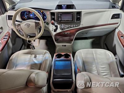 Zdjęcie 8 z 15 samochodu: 2012 TOYOTA SIENNA XLE VIN:5TDYK3DC6CS239671 - miniatura
