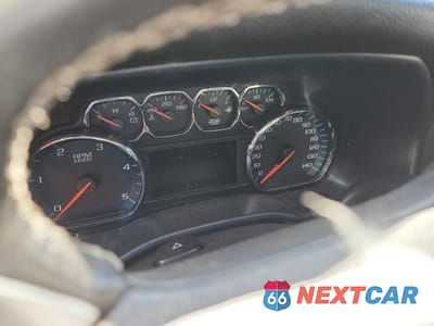 Zdjęcie 9 z 11 samochodu: 2018 CHEVROLET SILVERADO 3500HD UTILITY / SERVICETRUCK VIN:1GB4KZCY3JF247971 - miniatura