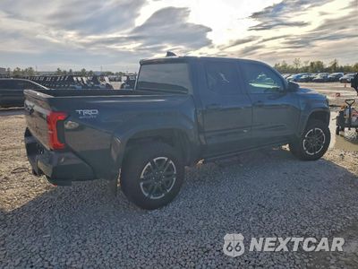 Trzecie zdjęcie samochodu z tyłu: 2024 TOYOTA TACOMA DOUBLE CAB VIN:3TYLB5JN2RT045096 - miniatura