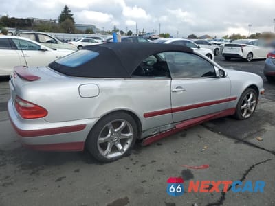 Trzecie zdjęcie samochodu z tyłu: 2003 MERCEDES-BENZ CLK 320 VIN:WDBLK65G63T130673 - miniatura