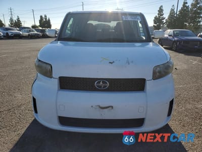 Piąte zdjęcie samochodu w środku: 2009 TOYOTA SCION XB VIN:JTLKE50E391085320 - miniatura