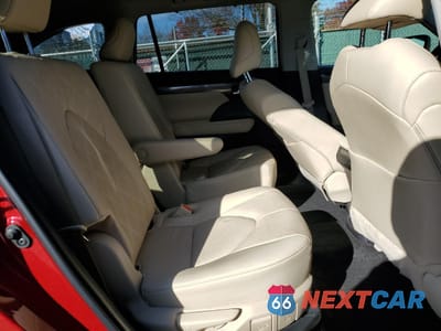 Zdjęcie 11 z 16 samochodu: 2023 TOYOTA HIGHLANDER HYBRID LIMITED VIN:5TDEBRCH3PS114099 - miniatura