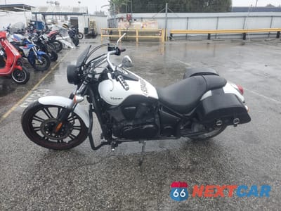 Trzecie zdjęcie samochodu z tyłu: 2016 KAWASAKI VN900 C VIN:JKAVN2C13GA065477 - miniatura