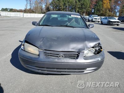 Piąte zdjęcie samochodu w środku: 1999 TOYOTA CAMRY CE VIN:4T1BG22K2XU453114 - miniatura