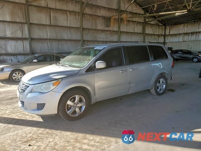 2010 VOLKSWAGEN ROUTAN SE 2V4RW3D12AR268314 - główne zdjęcie licytacji z USA - miniatura