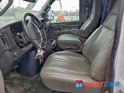 Zdjęcie 7 z 13 samochodu: 2023 CHEVROLET EXPRESS 2500 DELIVERY VAN VIN:1GCWGAFP3P1157266 - miniatura