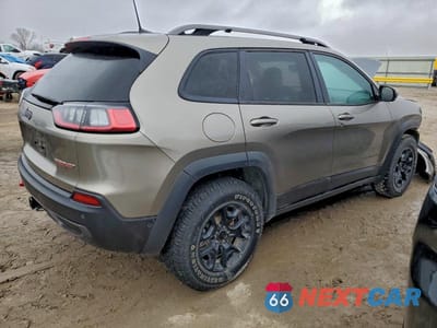 Trzecie zdjęcie samochodu z tyłu: 2021 JEEP CHEROKEE TRAILHAWK VIN:1C4PJMBX0MD176462 - miniatura