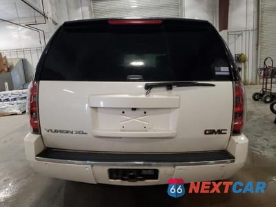 Zdjęcie 6 z 13 samochodu: 2013 GMC YUKON XL DENALI VIN:1GKS2MEF8DR360095 - miniatura