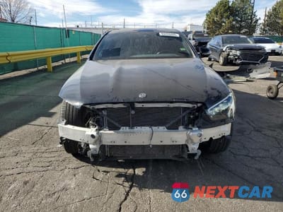 Piąte zdjęcie samochodu w środku: 2021 MERCEDES-BENZ E 350 VIN:W1KZF8DB9MA920747 - miniatura