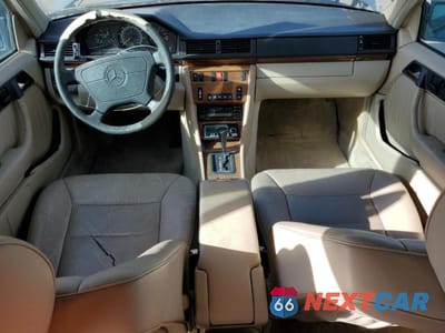 Zdjęcie 8 z 11 samochodu: 1995 MERCEDES-BENZ E 320 BASE VIN:WDBEA32E5SC158265 - miniatura