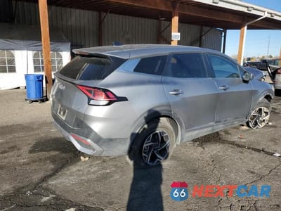 Trzecie zdjęcie samochodu z tyłu: 2024 KIA SPORTAGE LX VIN:KNDPUCDF0R7279814 - miniatura