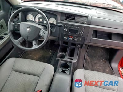 Zdjęcie 8 z 12 samochodu: 2008 DODGE DAKOTA SXT VIN:1D7HE32KX8S528221 - miniatura