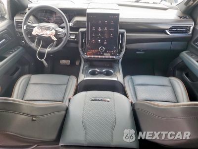 Zdjęcie 8 z 14 samochodu: 2025 GMC YUKON XL AT4 VIN:1GKS2HRL3SR226826 - miniatura