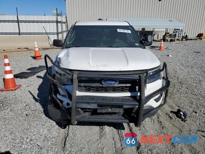 Piąte zdjęcie samochodu w środku: 2019 FORD EXPLORER POLICE INTERCEPTOR VIN:1FM5K8AR8KGA62392 - miniatura