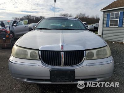 Piąte zdjęcie samochodu w środku: 2001 LINCOLN TOWN CAR SIGNATURE VIN:1LNHM82W31Y729695 - miniatura