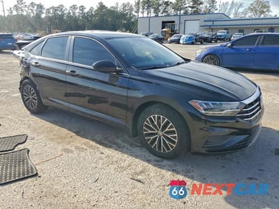 Czwarte zdjęcie samochodu z boku: 2021 VOLKSWAGEN JETTA S VIN:3VWN57BU7MM022013 - miniatura
