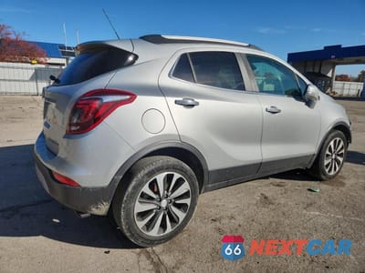 Trzecie zdjęcie samochodu z tyłu: 2018 BUICK ENCORE PREFERRED II VIN:KL4CJBSB4JB682112 - miniatura