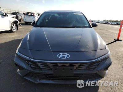 Piąte zdjęcie samochodu w środku: 2025 HYUNDAI ELANTRA BLUE VIN:KMHLM4DJ0SU171723 - miniatura
