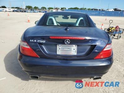 Zdjęcie 10 z 12 samochodu: 2012 MERCEDES-BENZ SLK 250 VIN:WDDPK4HA8CF035406 - miniatura