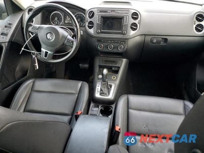 Zdjęcie 8 z 13 samochodu: 2016 VOLKSWAGEN TIGUAN S VIN:WVGBV7AX2GW607924 - miniatura