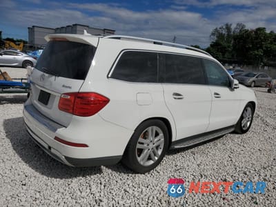 Trzecie zdjęcie samochodu z tyłu: 2016 MERCEDES-BENZ GL 450 4MATIC VIN:4JGDF6EE7GA661595 - miniatura