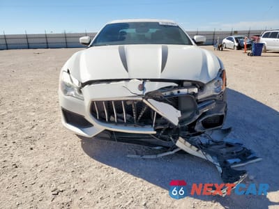 Piąte zdjęcie samochodu w środku: 2017 MASERATI QUATTROPORTE GTS VIN:ZAM56PPS5H1228629 - miniatura