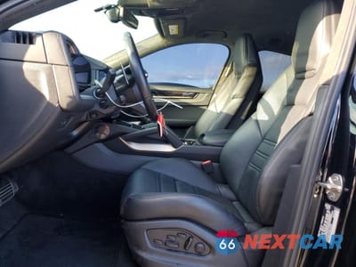 Zdjęcie 7 z 13 samochodu: 2024 PORSCHE CAYENNE TURBO GT VIN:WP1BK2AY2RDA72499 - miniatura
