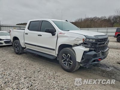 Czwarte zdjęcie samochodu z boku: 2021 CHEVROLET SILVERADO K1500 LT TRAIL BOSS VIN:3GCPYFED9MG402896 - miniatura