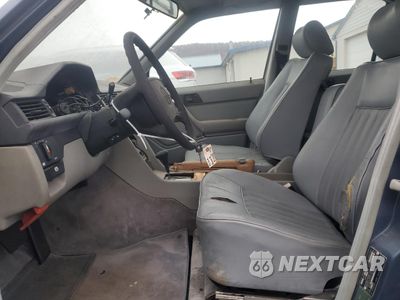 Zdjęcie 7 z 12 samochodu: 1987 MERCEDES-BENZ 300 E VIN:WDBEA30DGHA521950 - miniatura