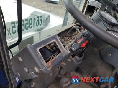 Zdjęcie 8 z 10 samochodu: 2014 MACK 600 MRU600 - TRUCKS SEMI TRUCK VIN:1M2AV02C5EM011178 - miniatura