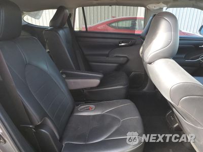 Zdjęcie 11 z 17 samochodu: 2021 TOYOTA HIGHLANDER XLE VIN:5TDGZRBH3MS525519 - miniatura