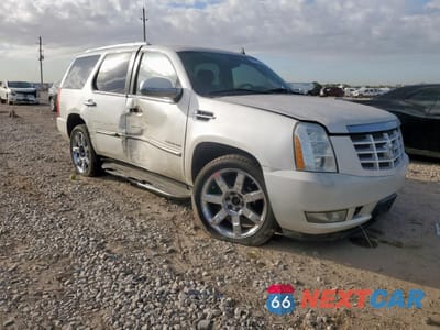 Czwarte zdjęcie samochodu z boku: 2010 CADILLAC ESCALADE VIN:1GYUKAEF3AR196411 - miniatura