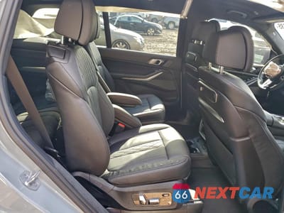 Zdjęcie 10 z 13 samochodu: 2024 BMW X7 M60I VIN:5UX33EM09R9T28892 - miniatura