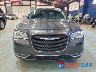 Piąte zdjęcie samochodu w środku: 2019 CHRYSLER 300 LIMITED VIN:2C3CCAKG0KH534364 - miniatura