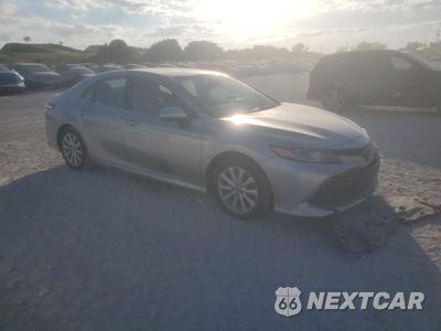 Czwarte zdjęcie samochodu z boku: 2020 TOYOTA CAMRY LE VIN:4T1C11AK4LU995620 - miniatura